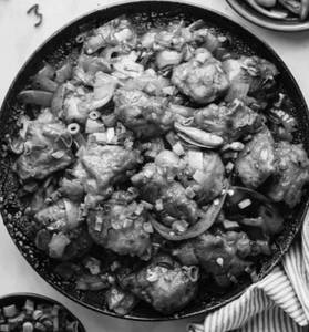 Dry Chilli Chicken (8 Pcs.)