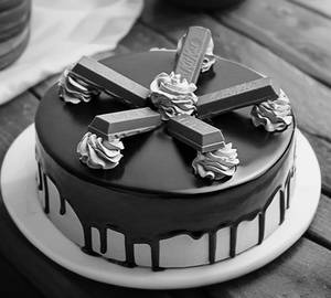 Chocolate Kitkat Cream Cake