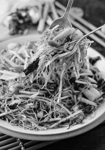 Veg Singapuri Chow Mein