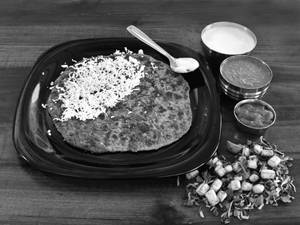 Methi Paneer Paratha