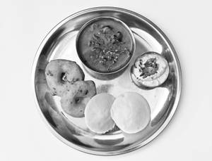 Idly (2) + Vada (2)