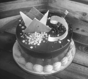 Chocolate Cake [500 grams]+Knife+Candle+Optional Tag