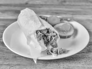 Shawarma chicken kuboos roll