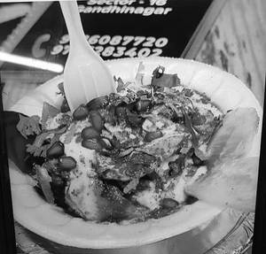 Samosa chaat