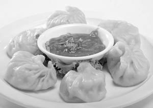 Veg steam momos
