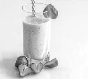 Strawberry Milk Shake With Ice Cream 
