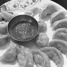 Veg Momos (6 Pcs)