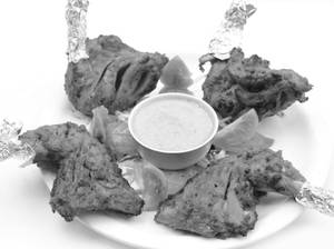 Tandoori Chicken (Full) (Served with Mint Chutney and Salad)