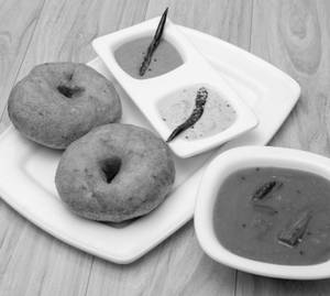 Sambar Vada(2 Pcs)