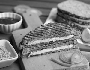 High Protien Paneer Sandwich