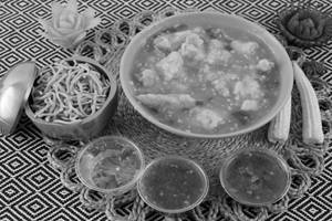 Boneless Chicken In White Garlic Garlic Sauce