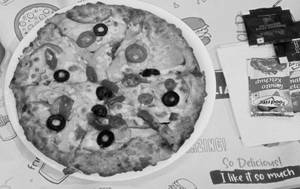 Chicken Spicy Salami Pizza