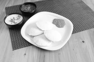 Plate idli