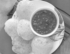 Puri With Cholar Dal (Chana Dal)