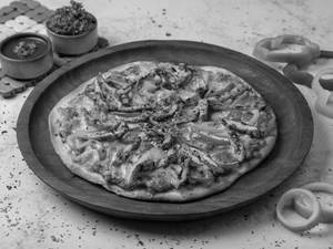 Chilli Garlic Spicy Chicken Pizza