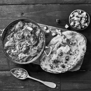 Kadhai Chicken (500ml) + 2 Butter Naan