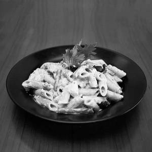 Penne Pasta In White Sauce