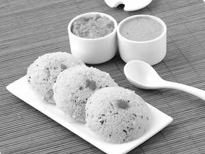 Rava Idli (1 Pc)   