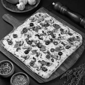 Classic Italian Pizza