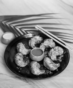 Veg Fried Momos 8 Pcs