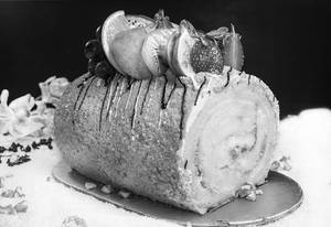 Butterscotch Swiss Roll Cake 900g