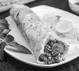 Egg Chicken Chowmin Roll