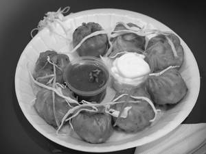 Veg Tandoori Momo White Sauce