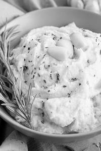 Creamiest Garlic And Rosemary Mashed Potato