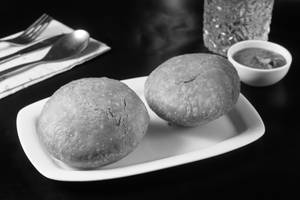 Big Kachori (1 Pc)