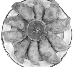 Paneer Fried Momos ( 8 Pcs )