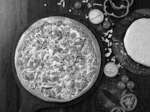 Capsicum Onion Pizza