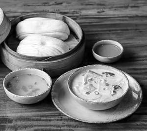 Veg Bhutanese T-Momo Combo [2 Pieces]