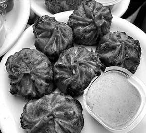 Tandoorii Momos