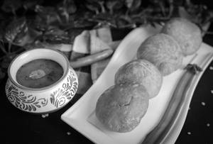 Kachori Sabzi 2 pc