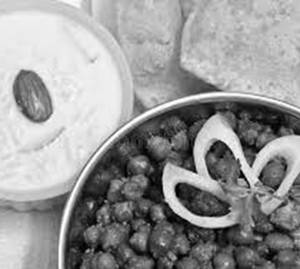 Puri [6 Pcs] + Chole + Kheer [250 Gm]