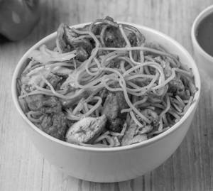 Chicken Chowmein With Chilli Chicken Gravy