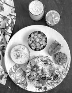 Veg Deluxe Thali
