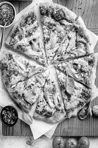 8.5" Pesto Chicken Pizza (flaxbase)