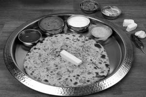 Wheat Aloo Cheese Garlic Kulcha