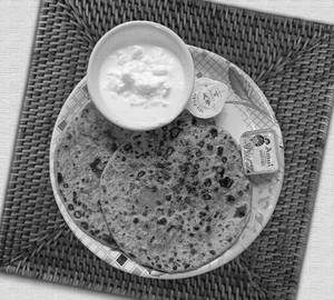 Paneer  Pyaj Paratha (2pcs)