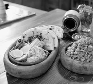 Matar Kulcha