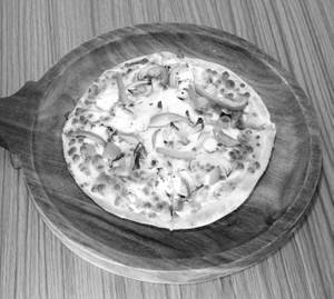 7" Onion Pizza