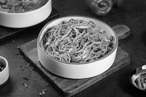 Chicken Chilli Basil Noodles