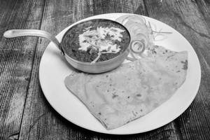 Palak Paneer With Tawa Paratha Combo