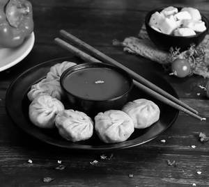 Paneer Tikka Steamed Momos