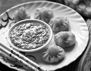 Veg Momos [10 Pieces]