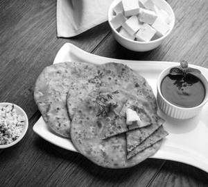 Paneer paratha