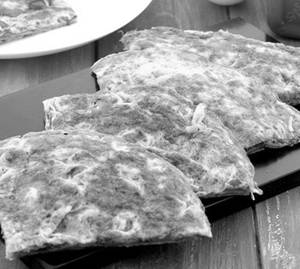 Aloo pyaaz egg parantha