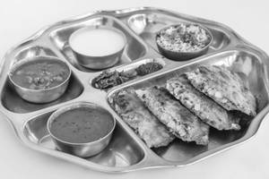 P9 (Special Paratha Platter (Corn)(4 Slices))