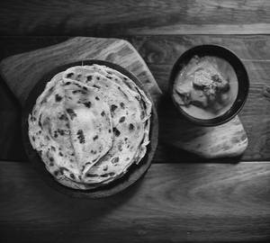 2 Paratha With Paneer Curry